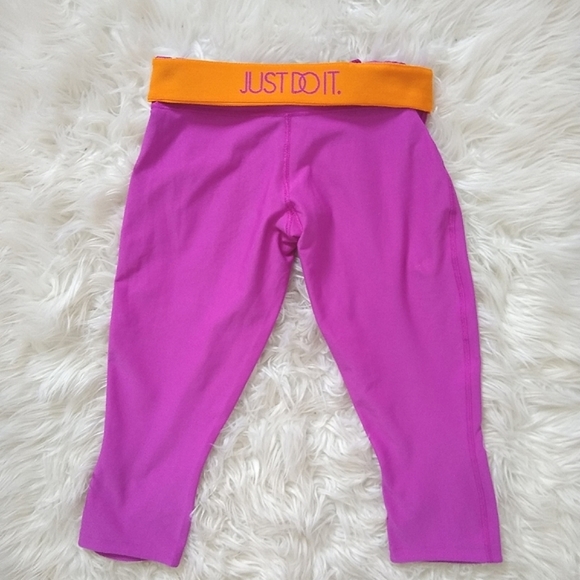 Nike Pants - 𝅺NIKE Dri Fit bright athletic capris Just Do It Womens size S